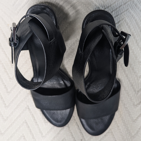 Joie Leather Heels, Size 40 - Picture 11 of 15